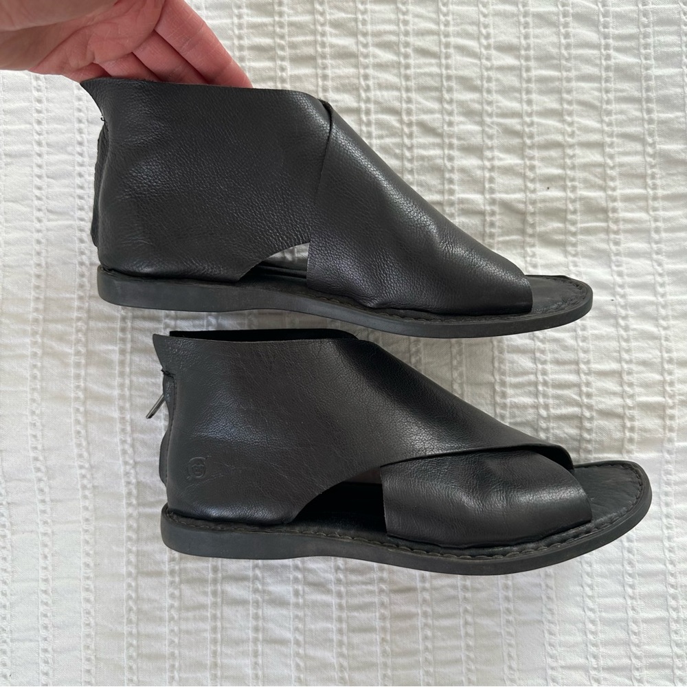 Born Black Leather Open-Toe Sandals 39